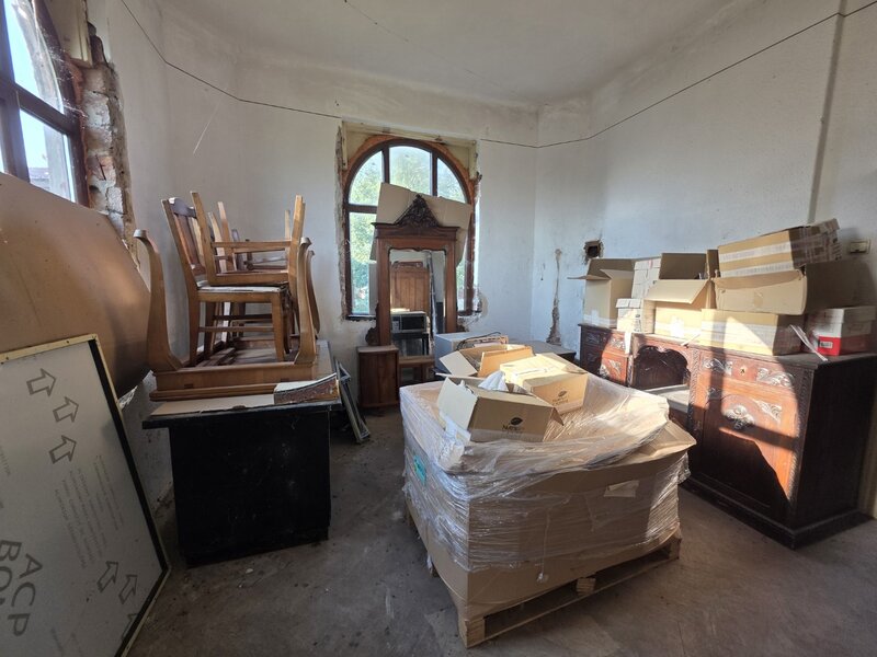 Poienarii Burchii, conac neoromanesc si teren 2.800 mp in judetul Prahova,