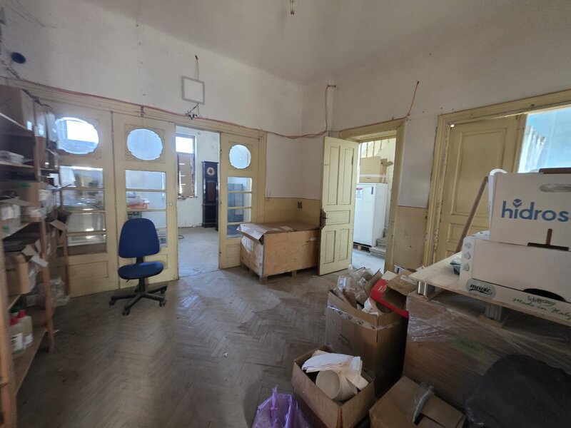 Poienarii Burchii, judetul Prahova, conac neoromanesc si teren 2.800 mp,