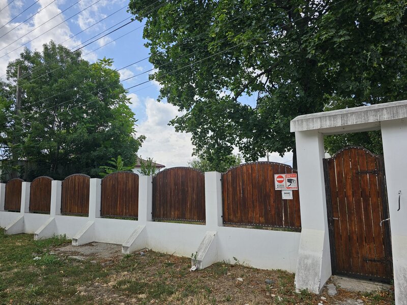 Poienarii Burchii, judetul Prahova, conac neoromanesc si teren 2.800 mp,